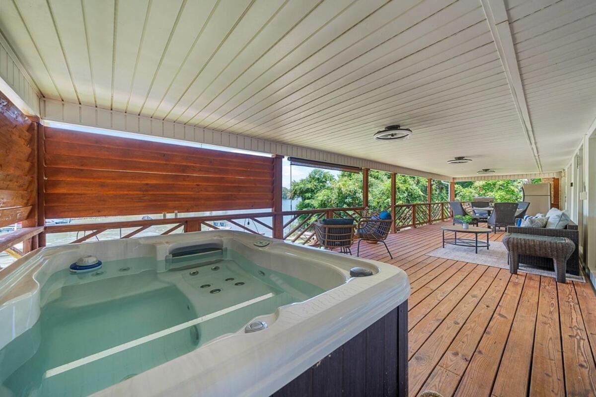 Steps To The Lake, Game Room & More! Sleeps 9 Lake Hamilton Luaran gambar